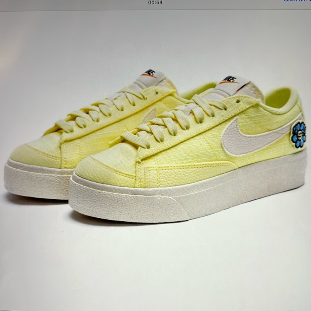 NIKE BLAZER LOW PLATFORM SE 'AIR SPRUNG size 10,5.
